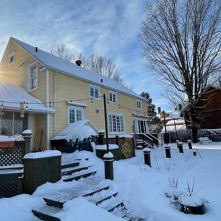 Manoir Alegria Bed & Breakfast Cowansville Exterior photo