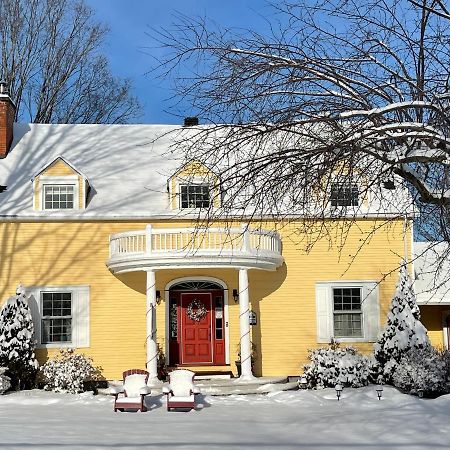 Manoir Alegria Bed & Breakfast Cowansville Exterior photo