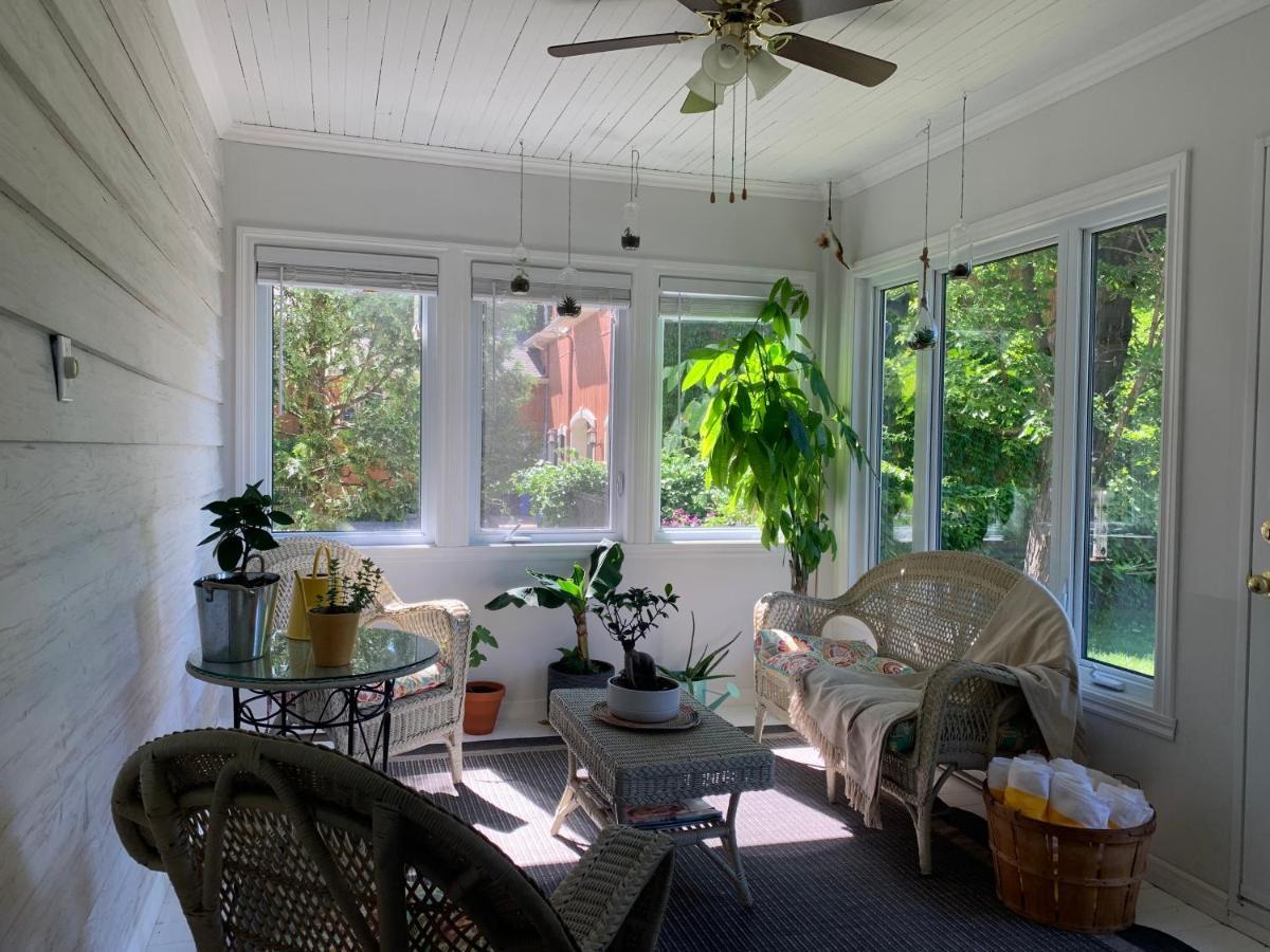 Manoir Alegria Bed & Breakfast Cowansville Exterior photo