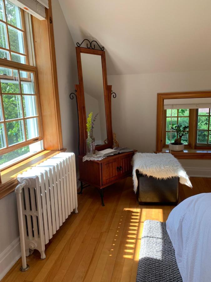Manoir Alegria Bed & Breakfast Cowansville Exterior photo